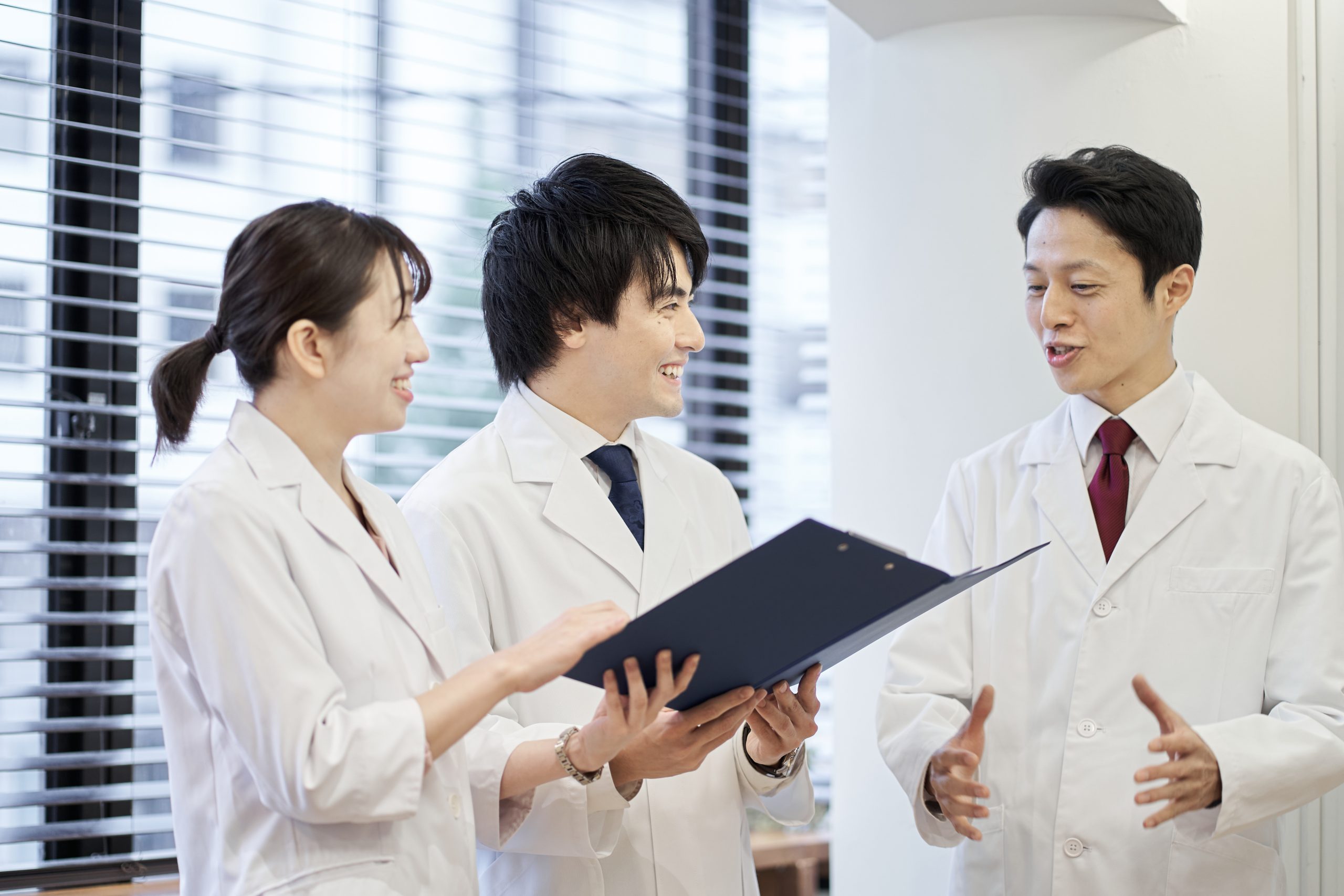 タスクシフト・シエア、医師の7割が「業務負担軽減に効果あり」 - 病院